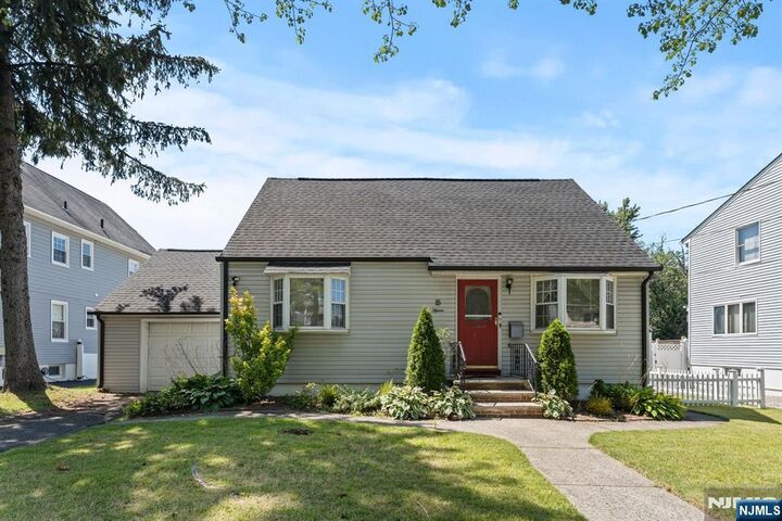 15 Insley Avenue  Rutherford NJ 07070 photo