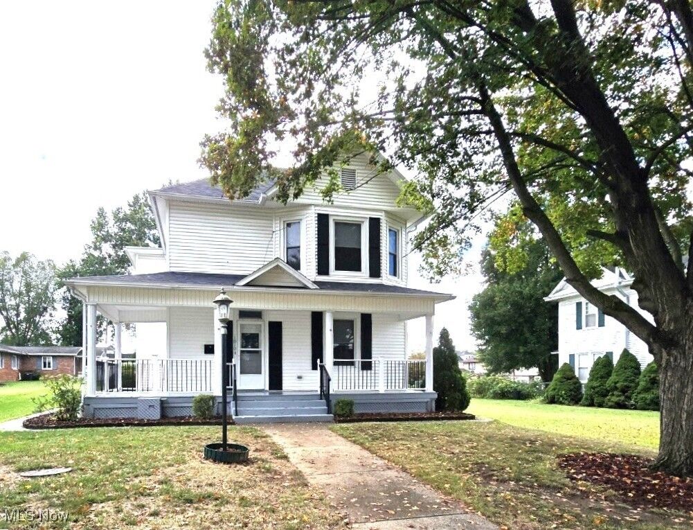 Property Photo:  1010 West Virginia Avenue  WV 26104