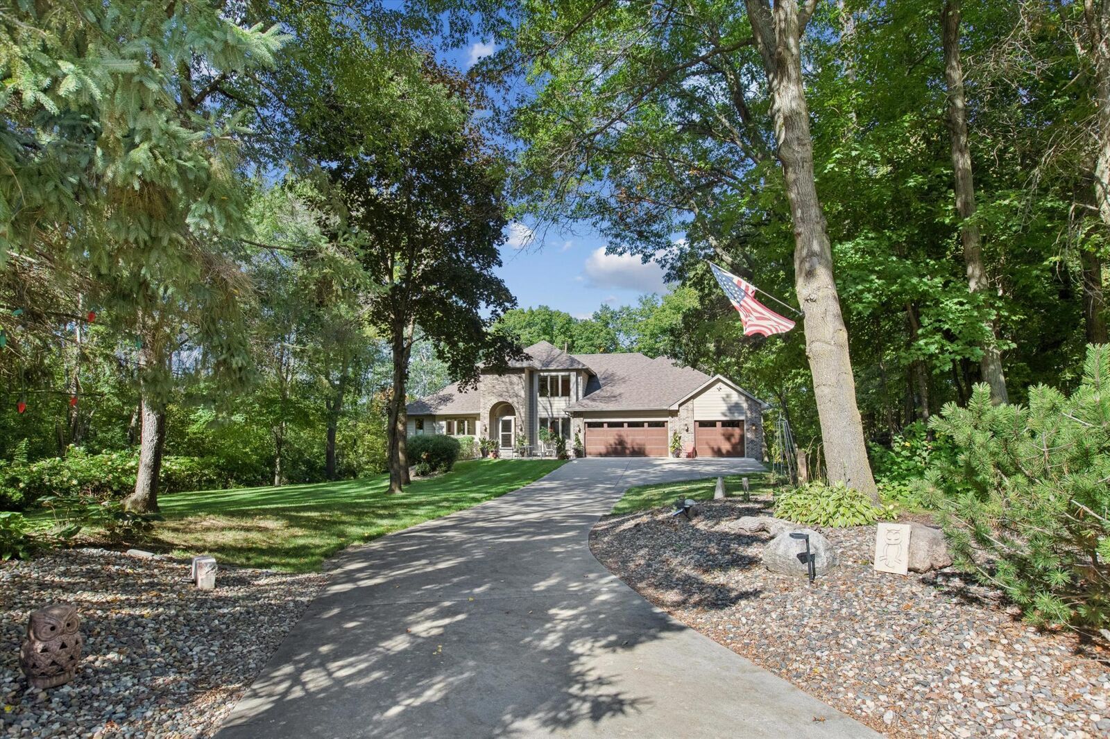 Property Photo:  18444 Valley Ridge Court  MN 55372