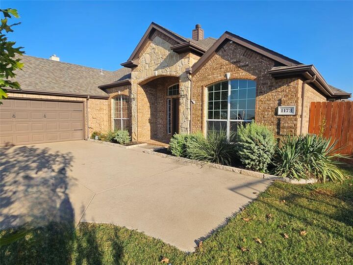 Property Photo: 1173 Diamond Back Lane TX 76052