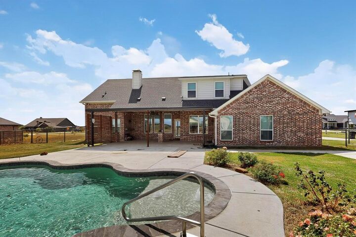 Property Photo: 6320 Brookcrest Street TX 76044
