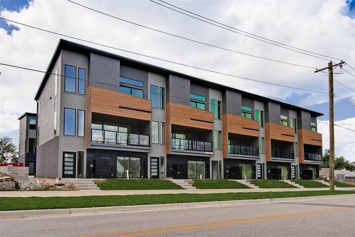 208 NW 9th Street  Bentonville AR 72712 photo