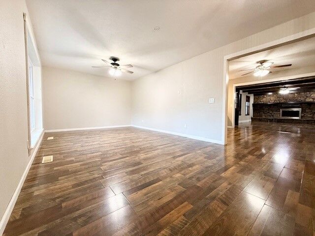 Property Photo:  1001 SE Main Street  AR 72736 