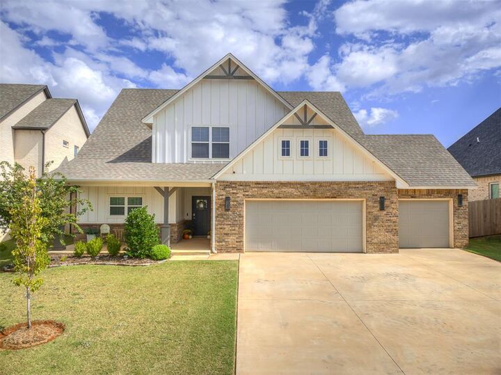 Property Photo: 14524 Giverny Lane OK 73099