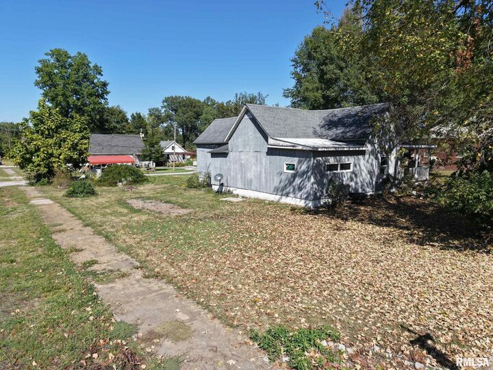 Property Photo:  215 McFall Street  IL 62812 