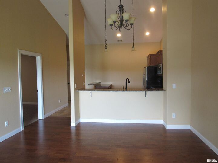 Property Photo:  1007 W Mallard Way  IL 61571 