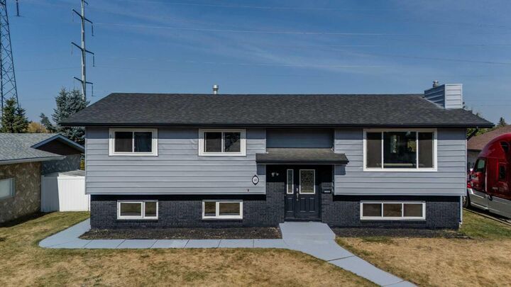 68 Bettenson Street  Red Deer AB T4R 1J9 photo