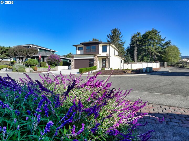 Property Photo: 838 Chetco Point Ter OR 97415