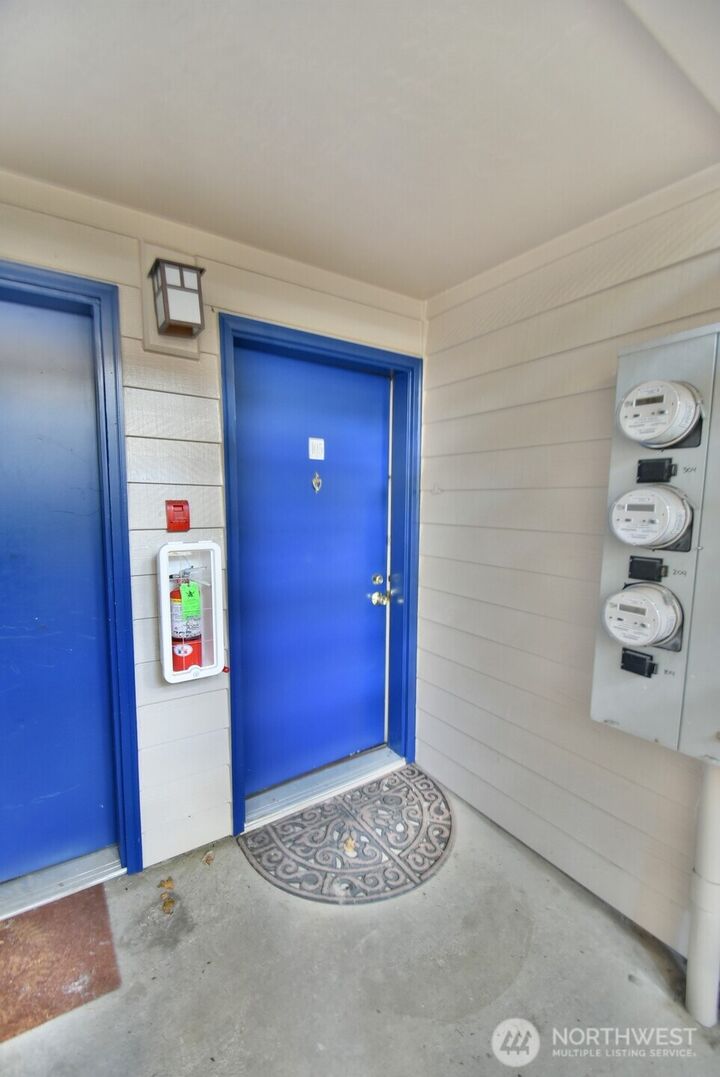 Property Photo:  14027 NE 181st Street B105  WA 98072 