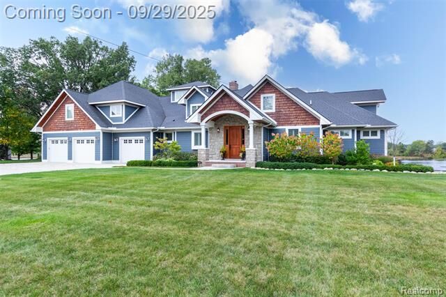 Property Photo:  302 Tanview Drive  MI 48371 