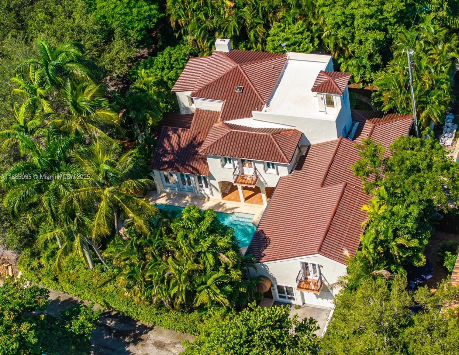 Property Photo:  225 Alesio Ave  FL 33134 