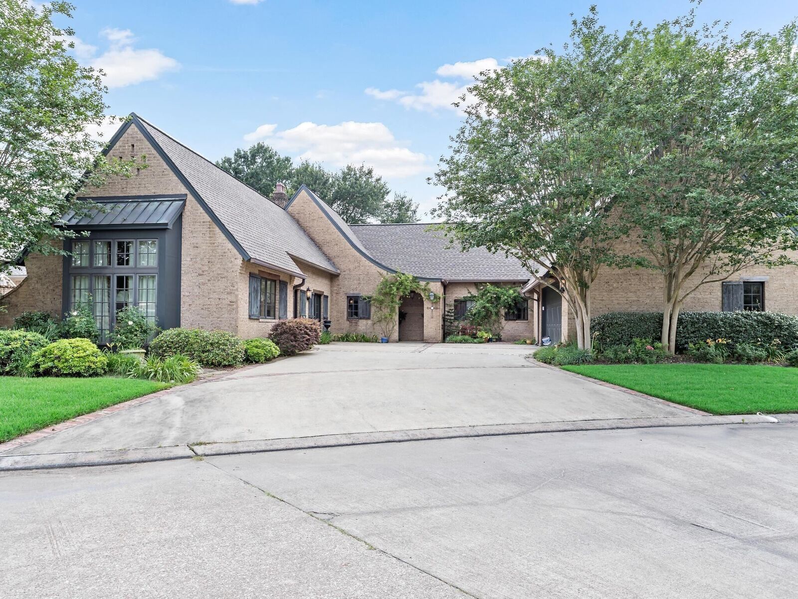 Property Photo:  19 Waterford Dr  TX 77630 
