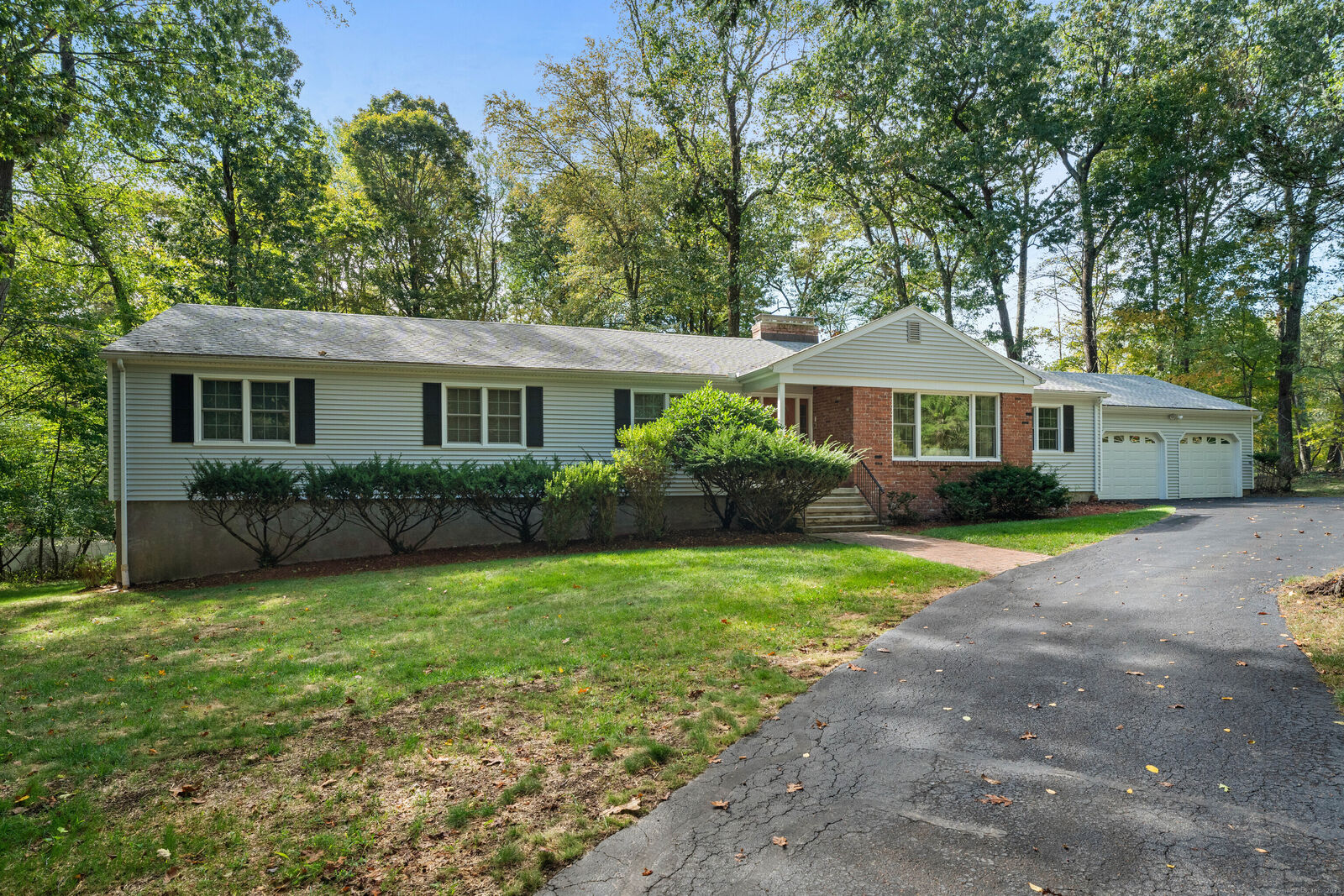 Property Photo:  118 Maple Vale Drive  CT 06525 