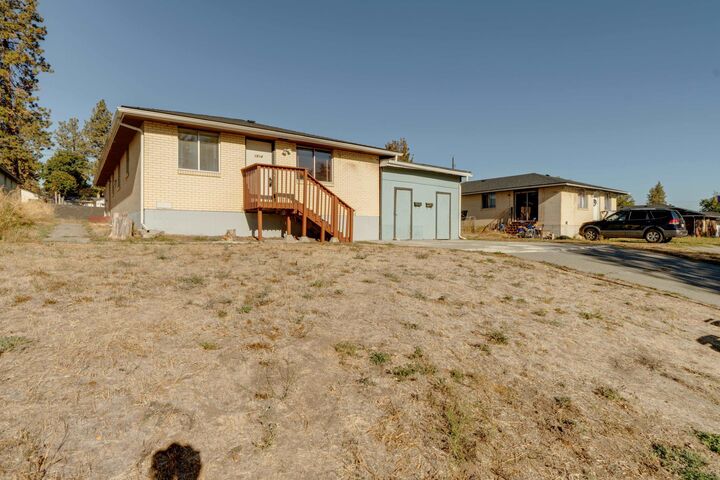 Property Photo:  1514 3rd St  WA 99004 