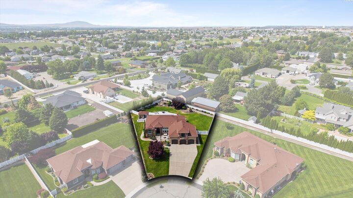 Property Photo:  3304 Sorento Ct.  WA 99301 