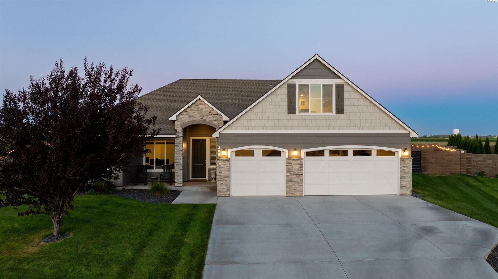 Property Photo:  11200 Mathews Dr  WA 99301 