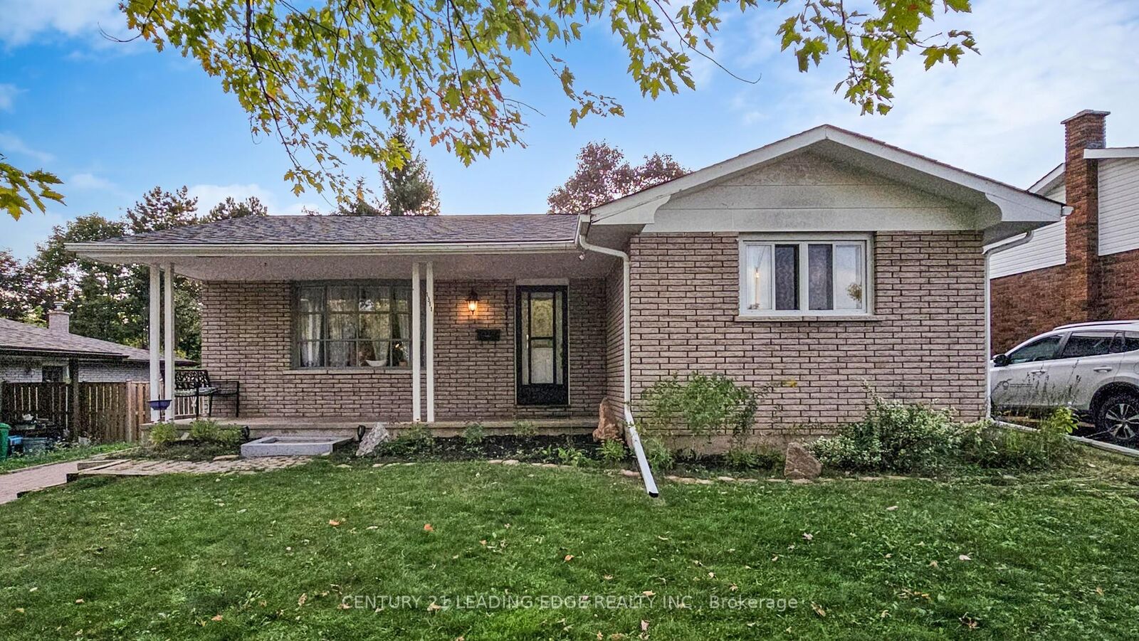 Property Photo: 1311 Cartier Boulevard ON K9H 6S4
