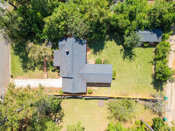 Property Photo:  1403 Edgewood Drive  GA 31707 