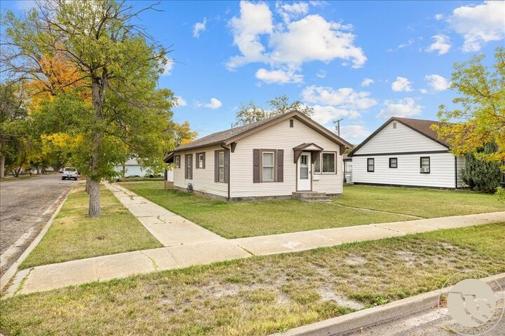 Property Photo:  301 West St  MT 59044 