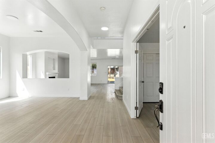 Property Photo:  14616 Tralee Drive  CA 93314