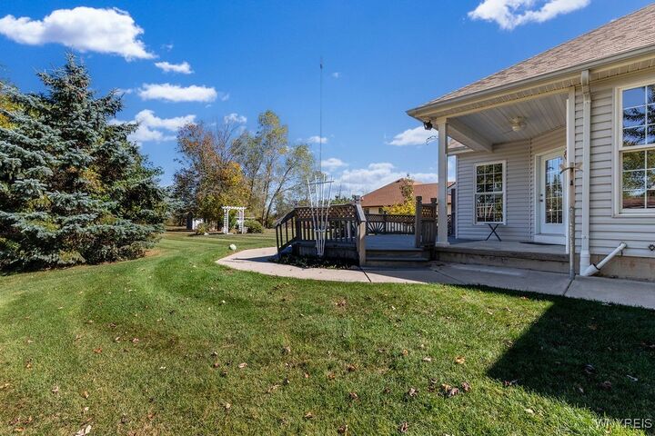 Property Photo:  1115 Whitehaven Road  NY 14072 