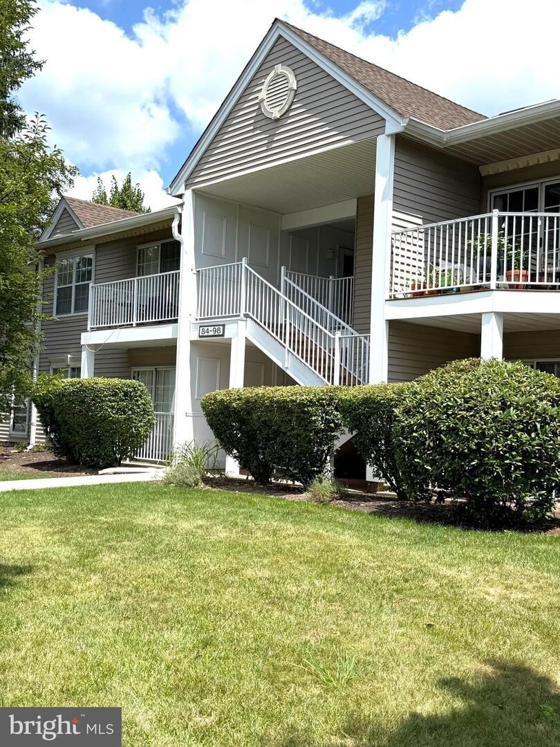 Property Photo:  88 Lindsey Court  NJ 08823 