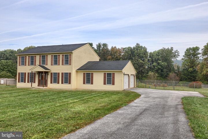 Property Photo:  118 Natures Road  PA 17963 