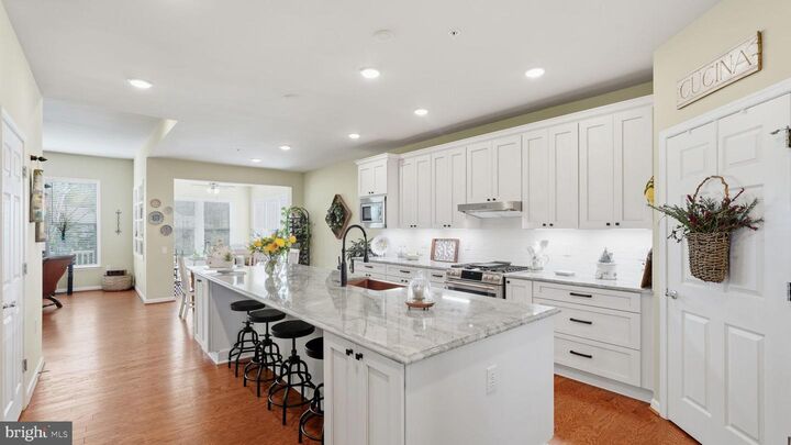 Property Photo: 5909 Avery Point Drive VA 22406