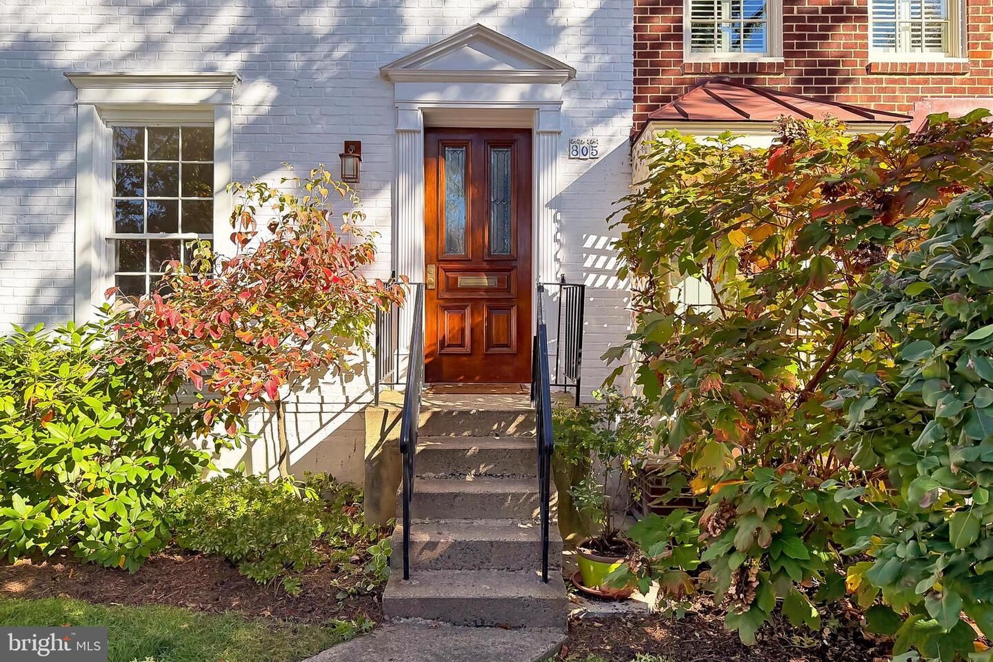 Property Photo:  805 Green Street  VA 22314 