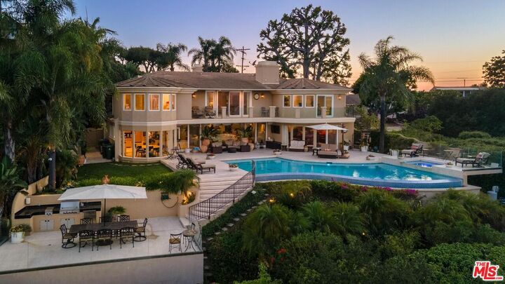 7833 Torreyson Dr  Los Angeles CA 90046 photo