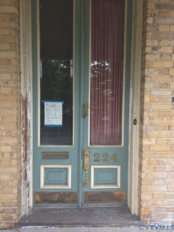 Property Photo: 224 S Jefferson Street VA 23803