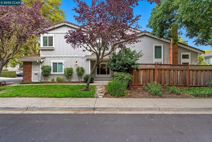 Property Photo:  5 San Carlo Ct  CA 94526 