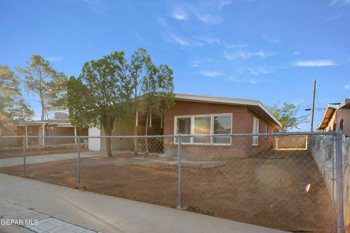 Property Photo:  5210 Antonio Avenue  TX 79924 