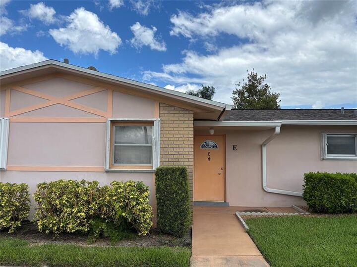 Property Photo:  2607 Dudley Dr W E  FL 33415 