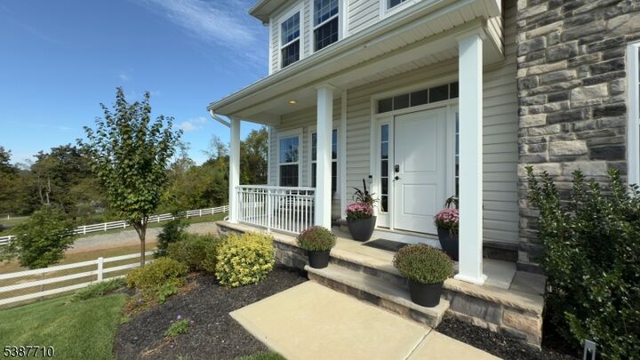 Property Photo:  9 Sanderson Ct  NJ 08889 
