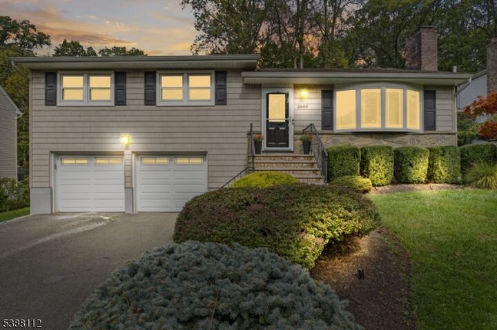 2689 Sky Top Dr  Scotch Plains Twp. NJ 07076 photo