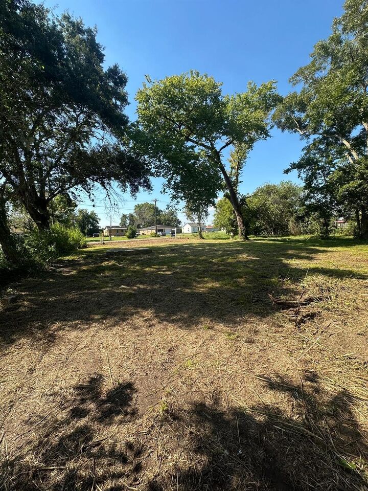 Property Photo:  226 W Jackson Street  TX 77486 