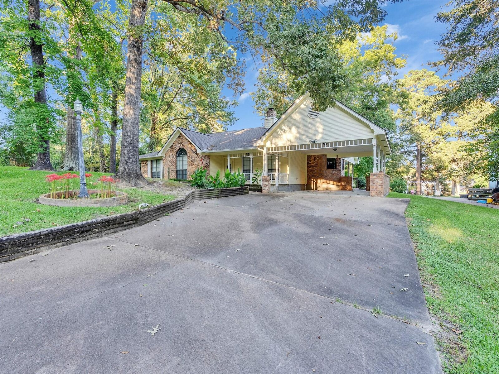 Property Photo:  185 Lake Drive  TX 77360 