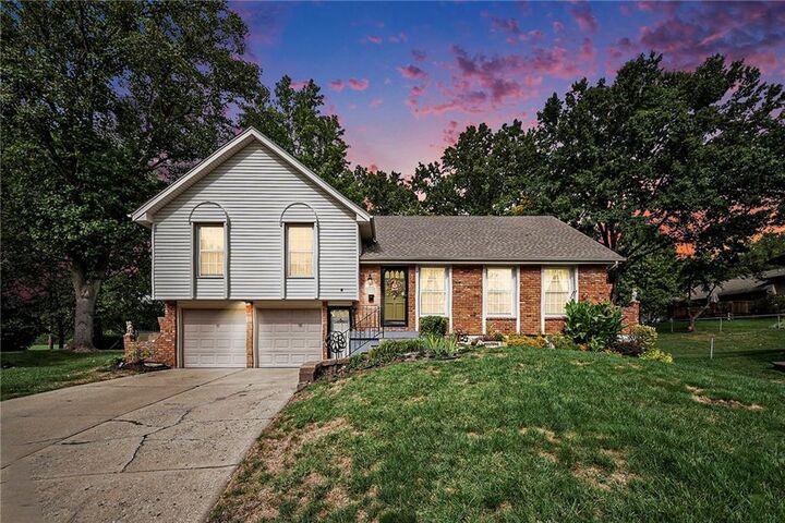 Property Photo:  2704 NE 67th Place  MO 64119 