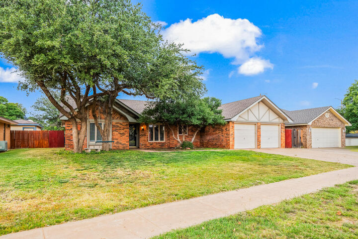 Property Photo: 9804 Knoxville Avenue TX 79423