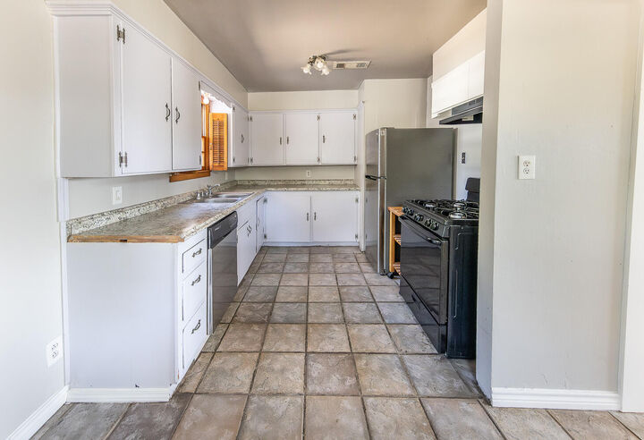 Property Photo:  5024 39th Street  TX 79414 