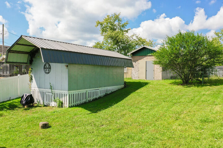 Property Photo: 502 Chestnut Street KY 40701