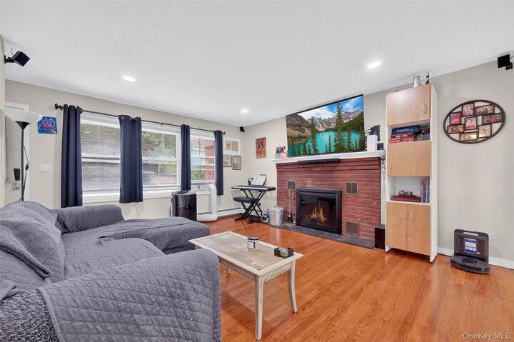 Property Photo:  16 Faye Avenue  NY 12553 