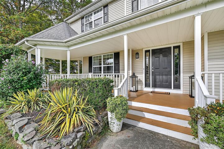 Property Photo:  11 Pacer Court  NY 10924 