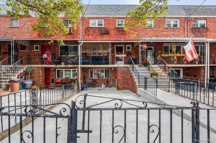 248 Throggs Neck Boulevard  Bronx NY 10465 photo