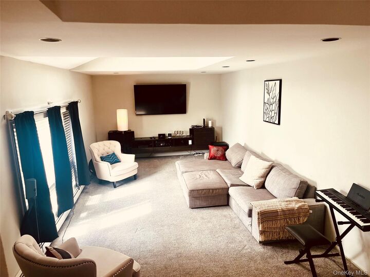 Property Photo:  17 Hawthorne Street  NY 11729 