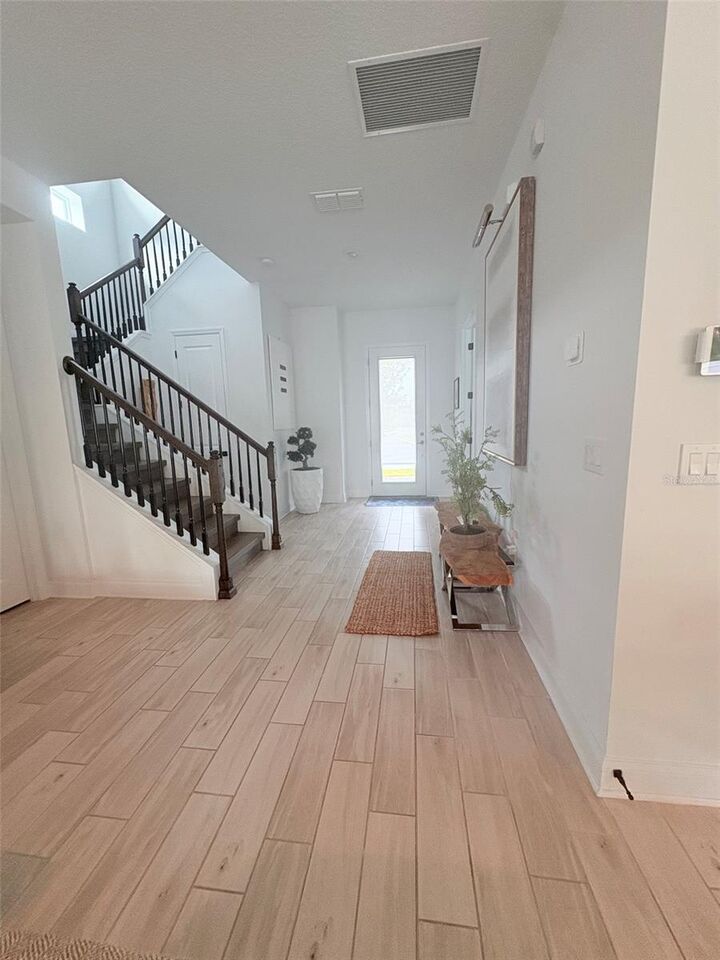 Property Photo: 13518 Rontgen Circle FL 32827