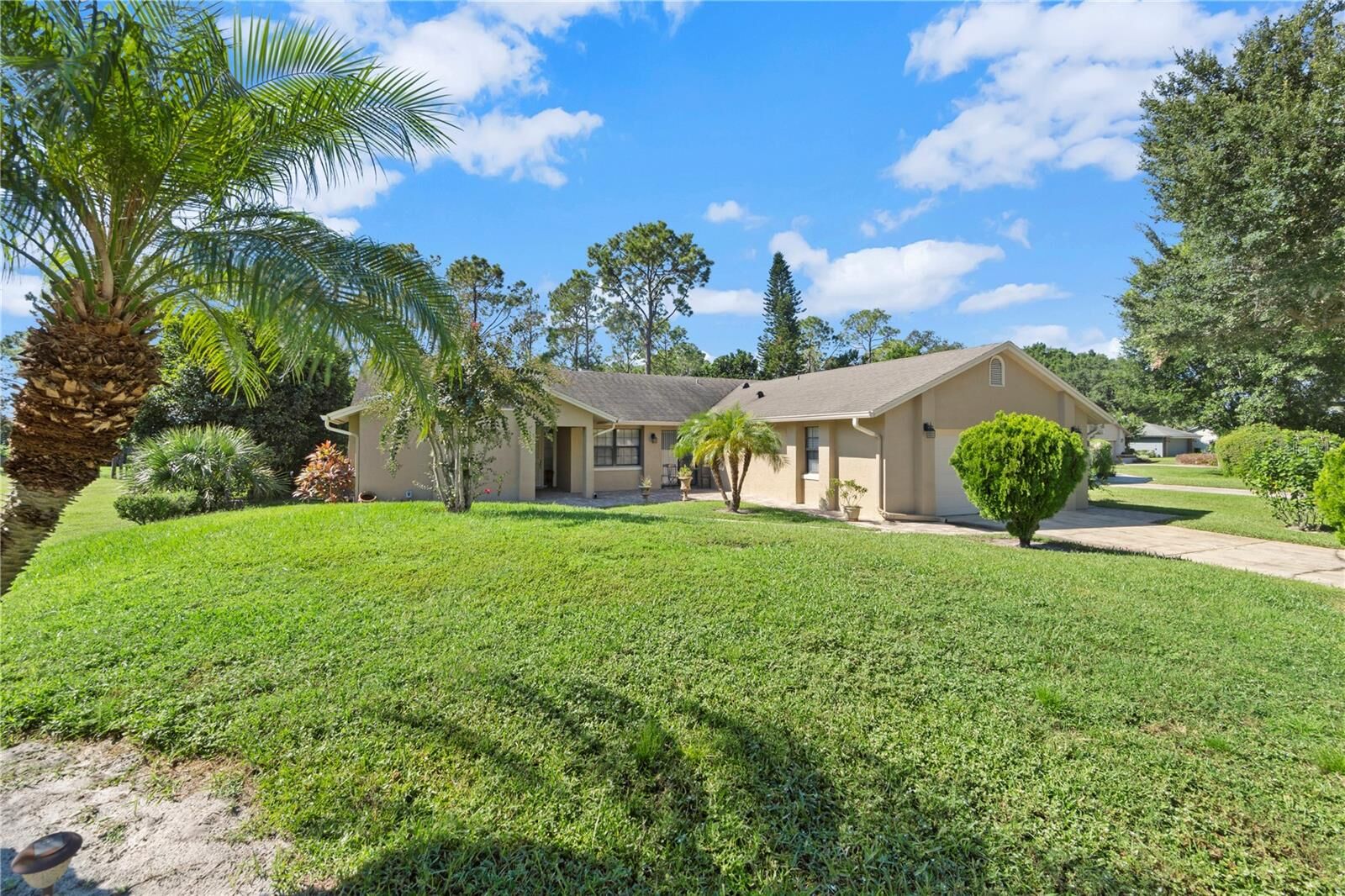 Property Photo: 9056 Woodbreeze Boulevard FL 34786