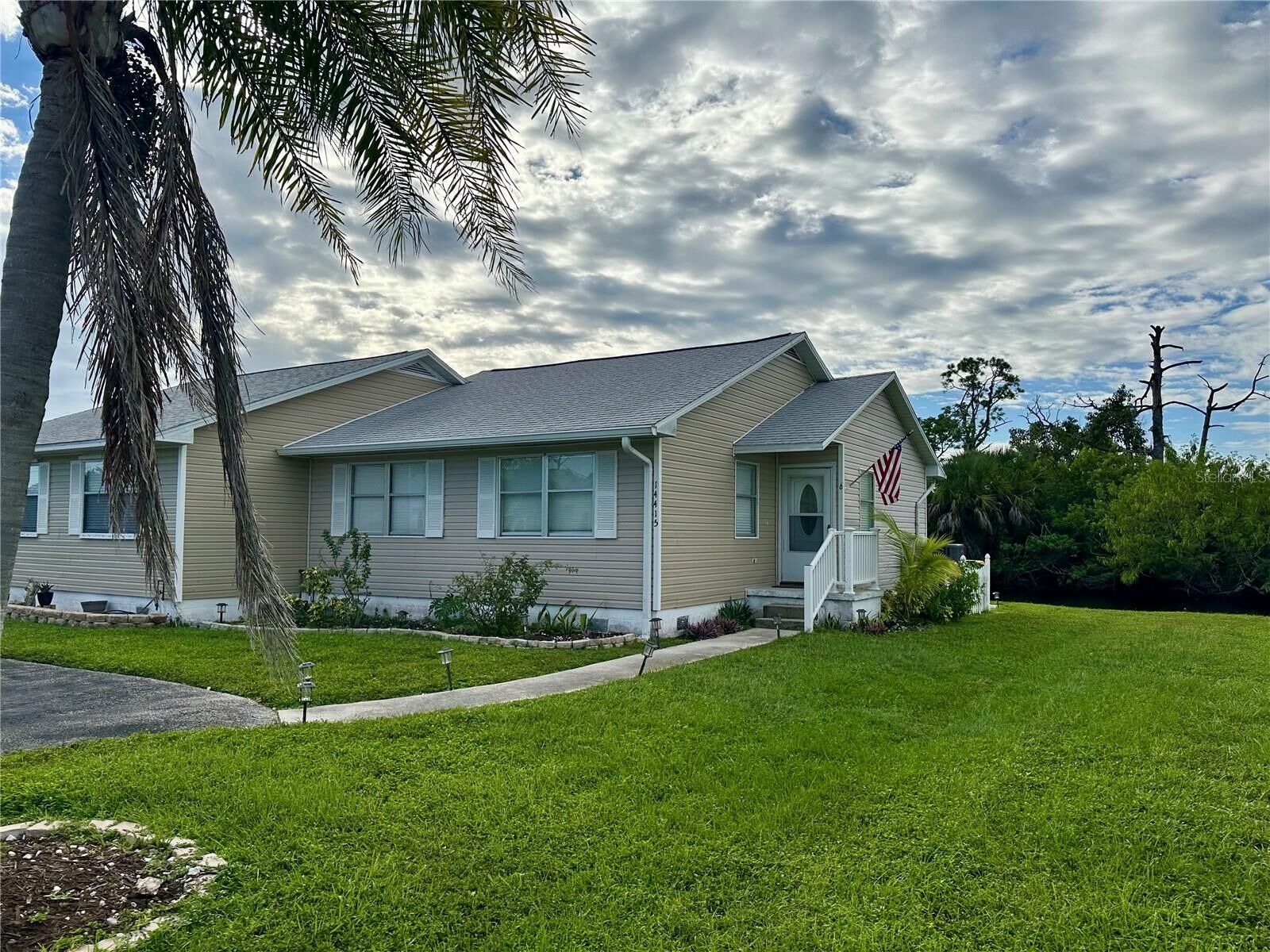Property Photo:  14415 Worthwhile Road  FL 33953 