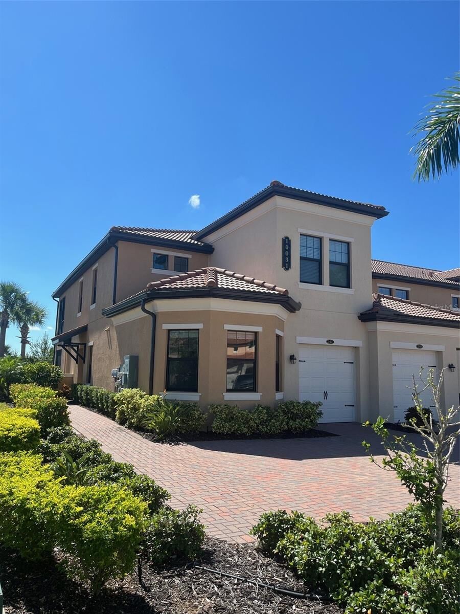 Property Photo: 10031 Crooked Creek Drive 101 FL 34293